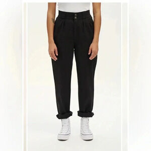 NWOT Lucy & Yak Size 26 Addison Tapered Trousers in Black